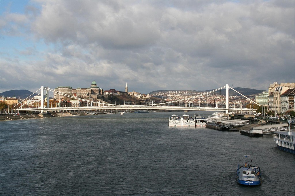 buda0016.JPG - Zicht op de Elisabeth-brug