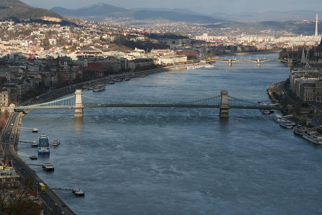 buda0027.JPG - Zicht richting Ketting-brug