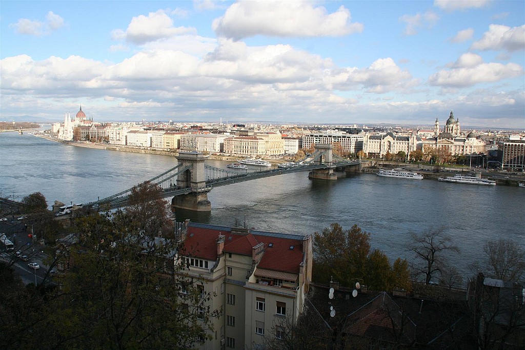 buda0050.JPG - Zicht richting Ketting-brug