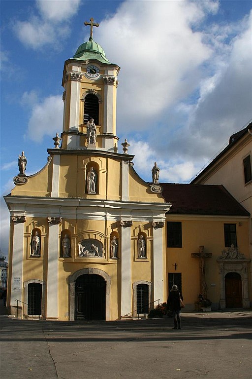buda0091.JPG - Aan kerken geen gebrek