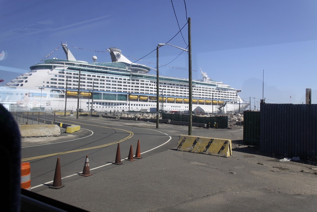 cruise213.jpg - De eerste glimp van ons bootje ...