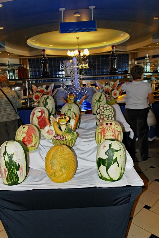 cruise221.jpg - Eerst snel een hapje eten
