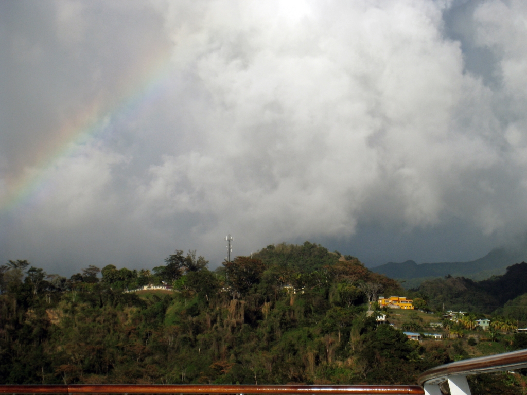 cruise627.JPG - Zie je de regenboog