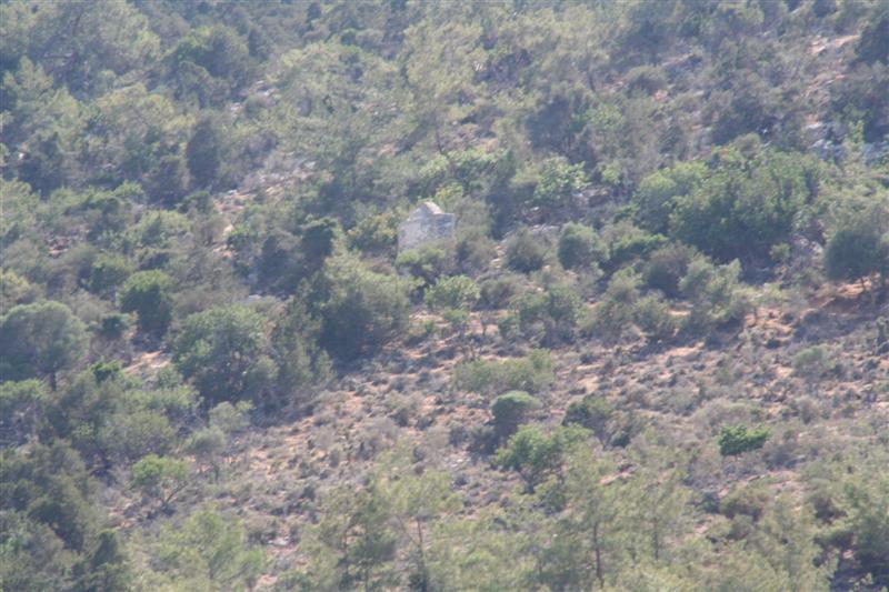 cyprus033.jpg - Eén van de 101 kerkjes, zonder toegangsweg