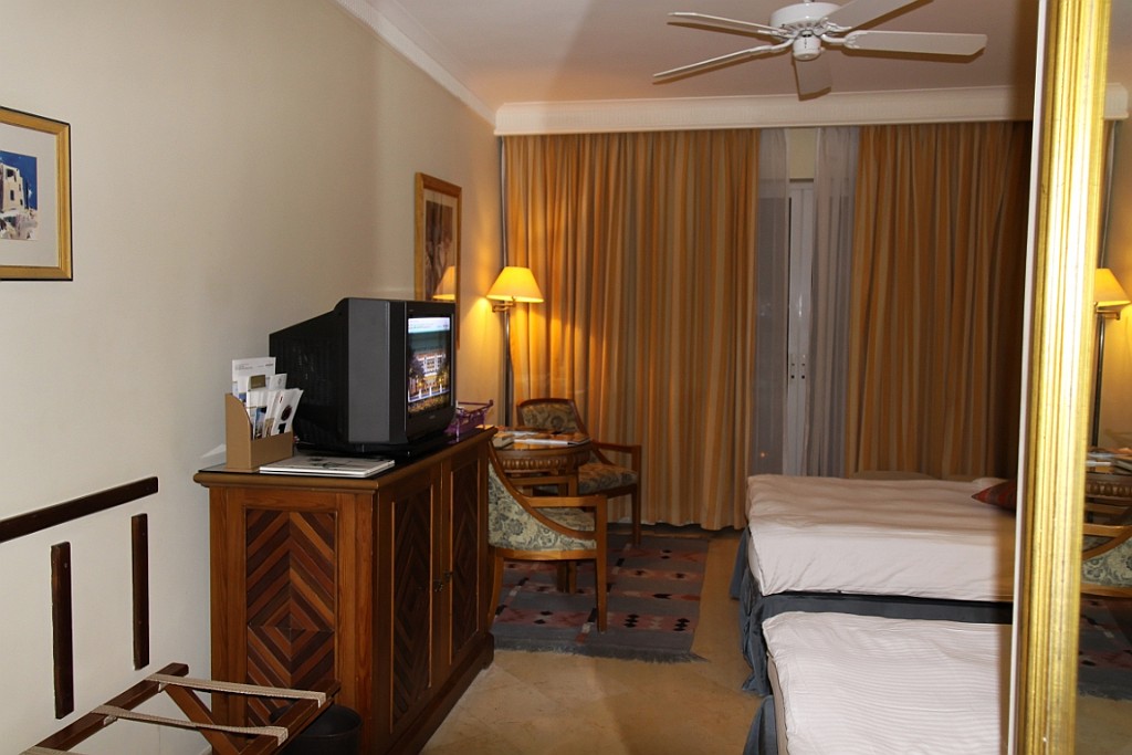 jor0415.jpg - Een andere kamer in hotel Mövenpick Aqaba