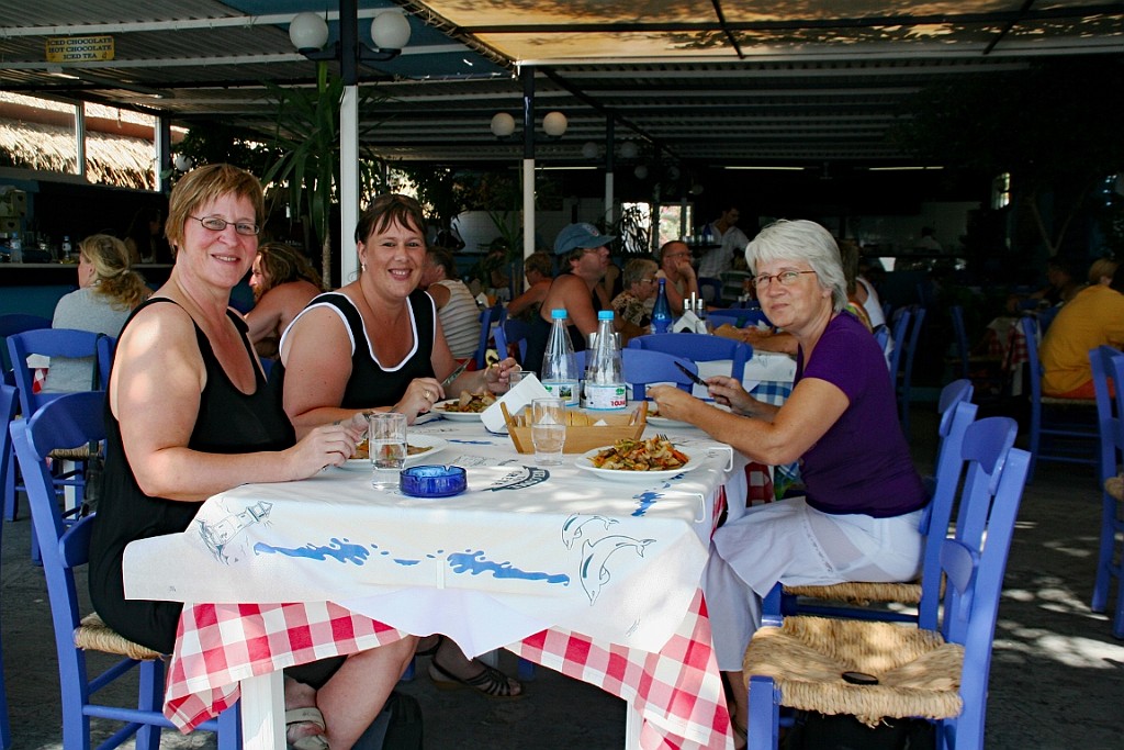 Kreta185.JPG - ... waar we hadden afgesproken met Ria en Miranda (bij Kostas natuurlijk)