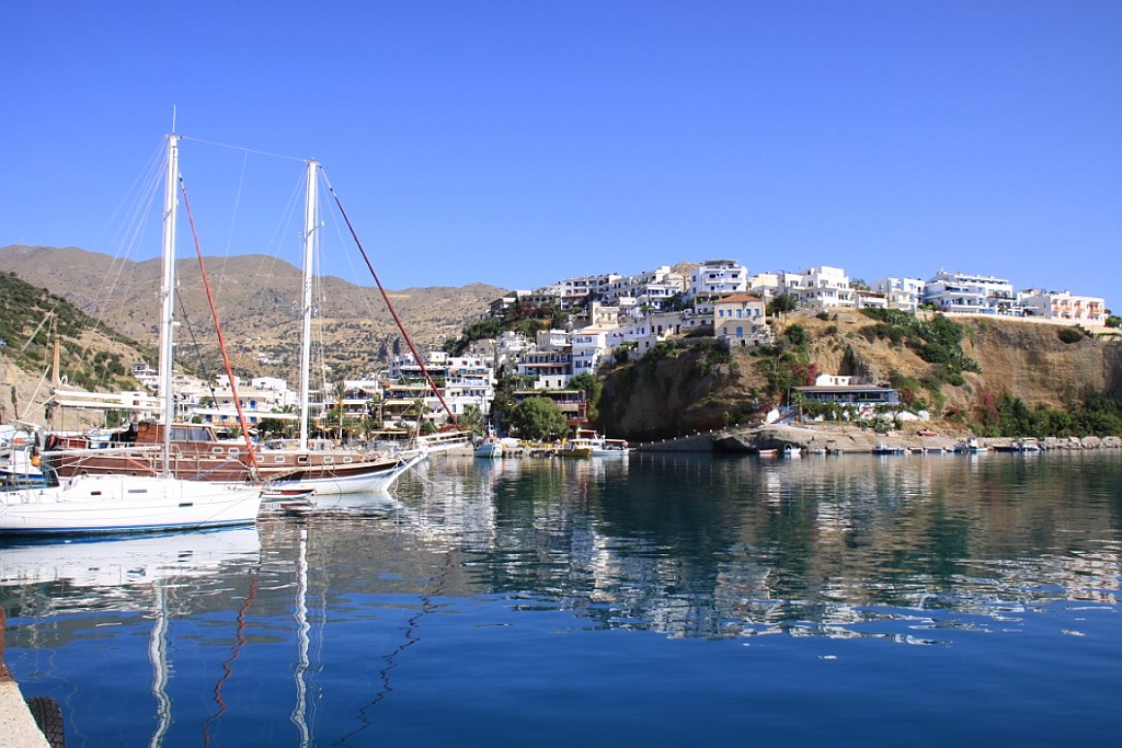 Kreta028.JPG - Het dorpje en de haven