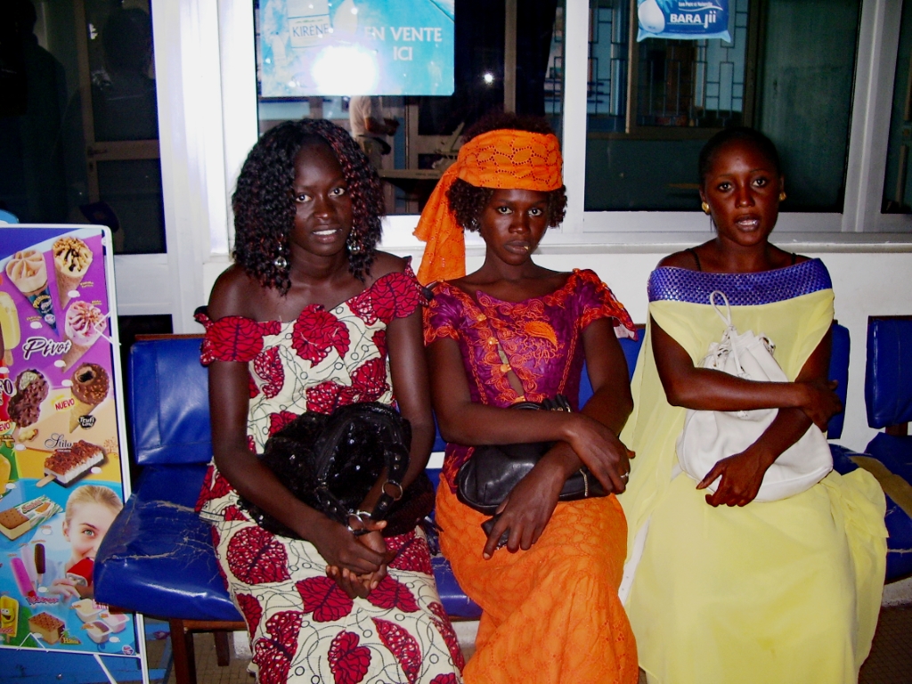 Senegal035.JPG - 3 lokale schonen
