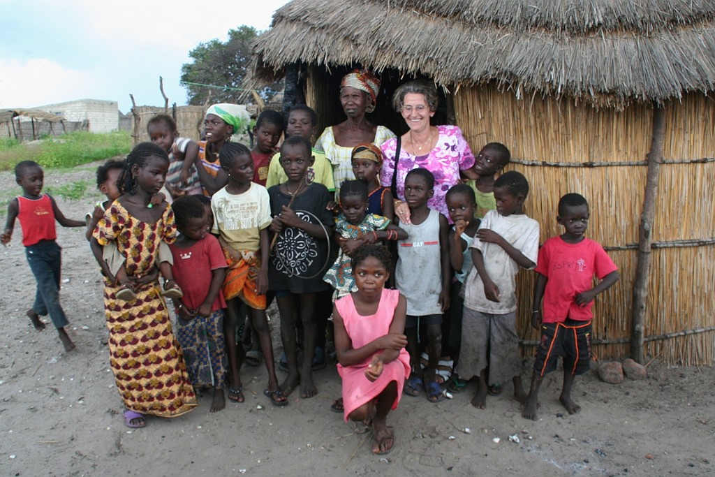 Senegal271.JPG - Bezoek aan een (zwarte) koningin en haar stam