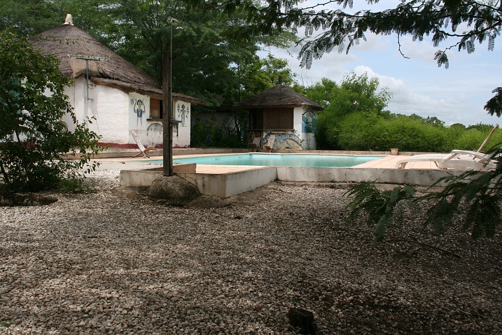 Senegal304.JPG - Het zwembad van ons hutjes-hotel