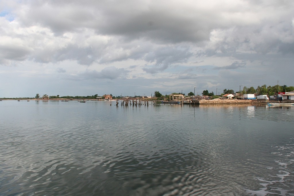 Senegal316.JPG - We steken de Saloum rivier over