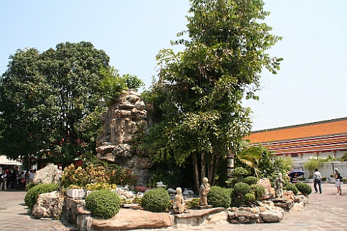Thai057