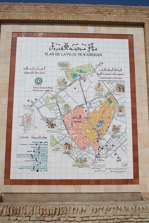 tunesie003.JPG - Plattegrond in mozaik van Karouan