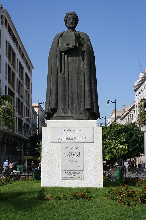 tunesie203.JPG - Standbeeld van de bekende filosoof IBN Khaldoun