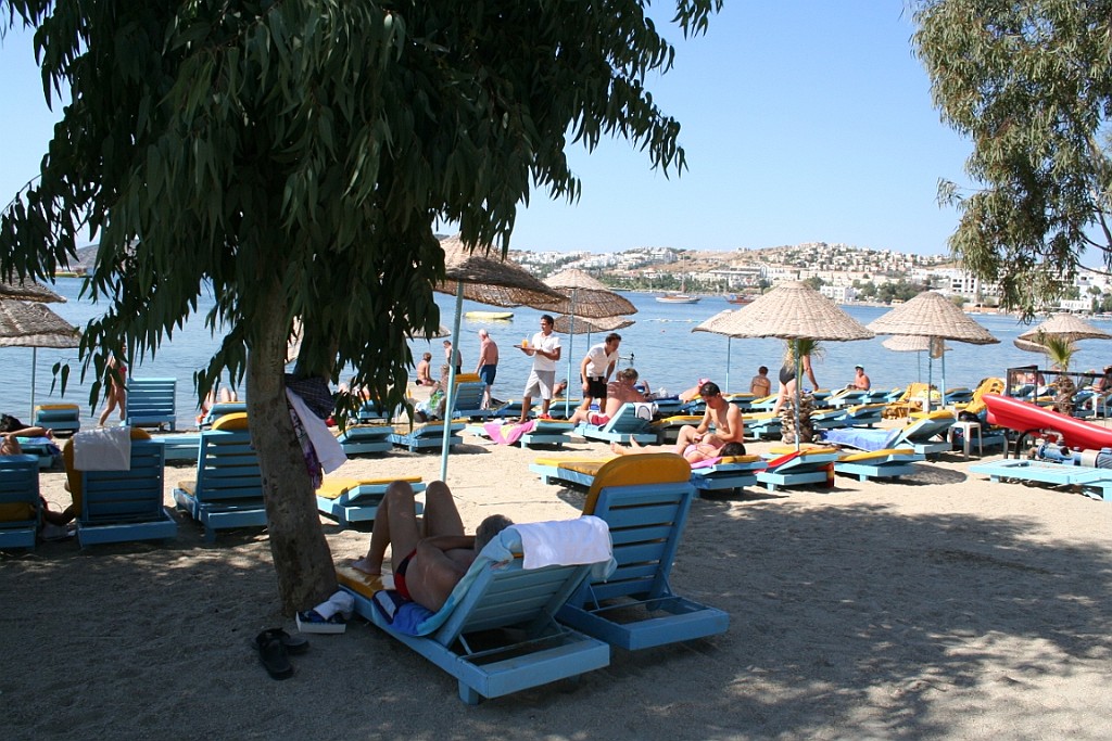 turkije297.JPG - Het strand voor onze stamkroeg